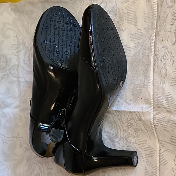 Giani Bernini patent leather T straps heels with memory foam  #40’s pin up - Picture 5 of 6